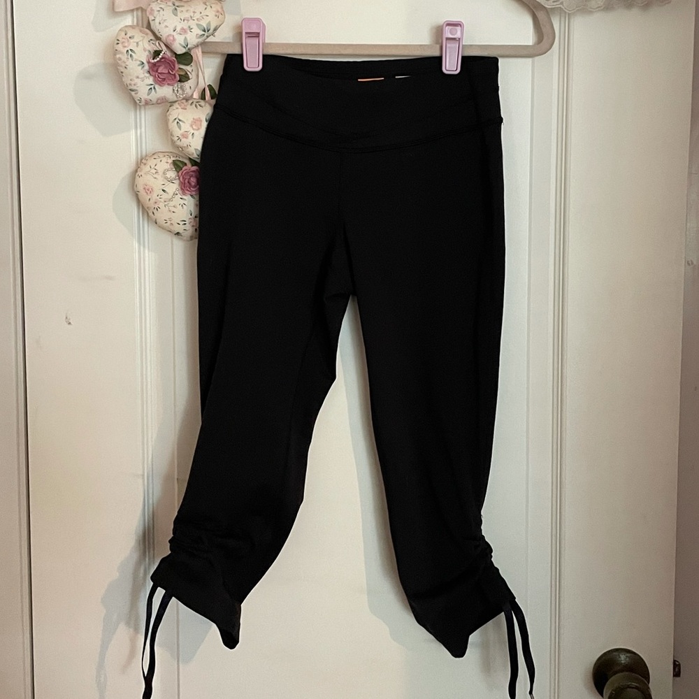LUCY POWERMAX HATHA CAPRI W/ADJUSTABLE LEG..GATHERED OR STRAIGHT